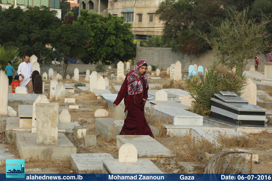 زيارة الشهداء في غزة - عيد الفطر - 06-07-2016